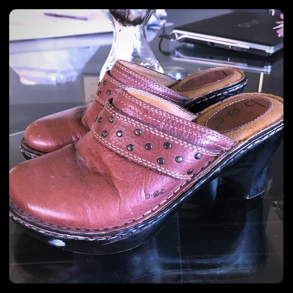 Clogs size 6